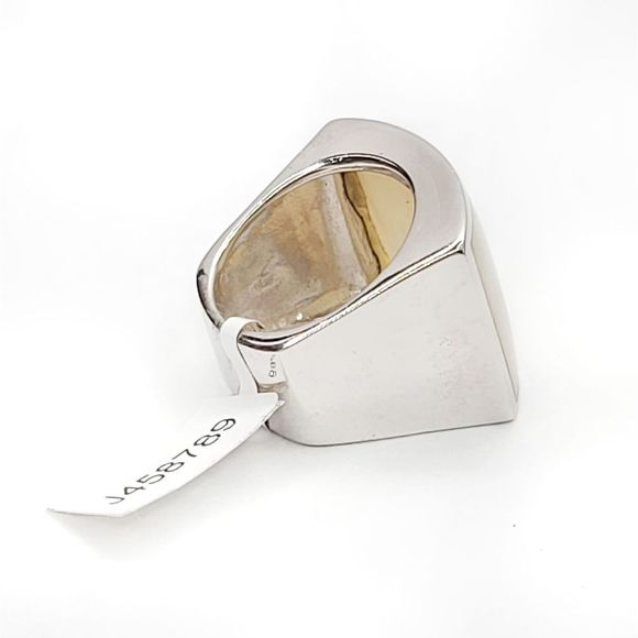 Chapal Zenray | Sterling Silver Mother of Pearl Rectangular Ring | 8 - Picture 6 of 10